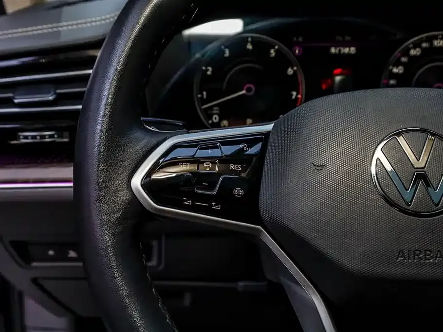 Volkswagen Touareg 2023 из CN, фото 8