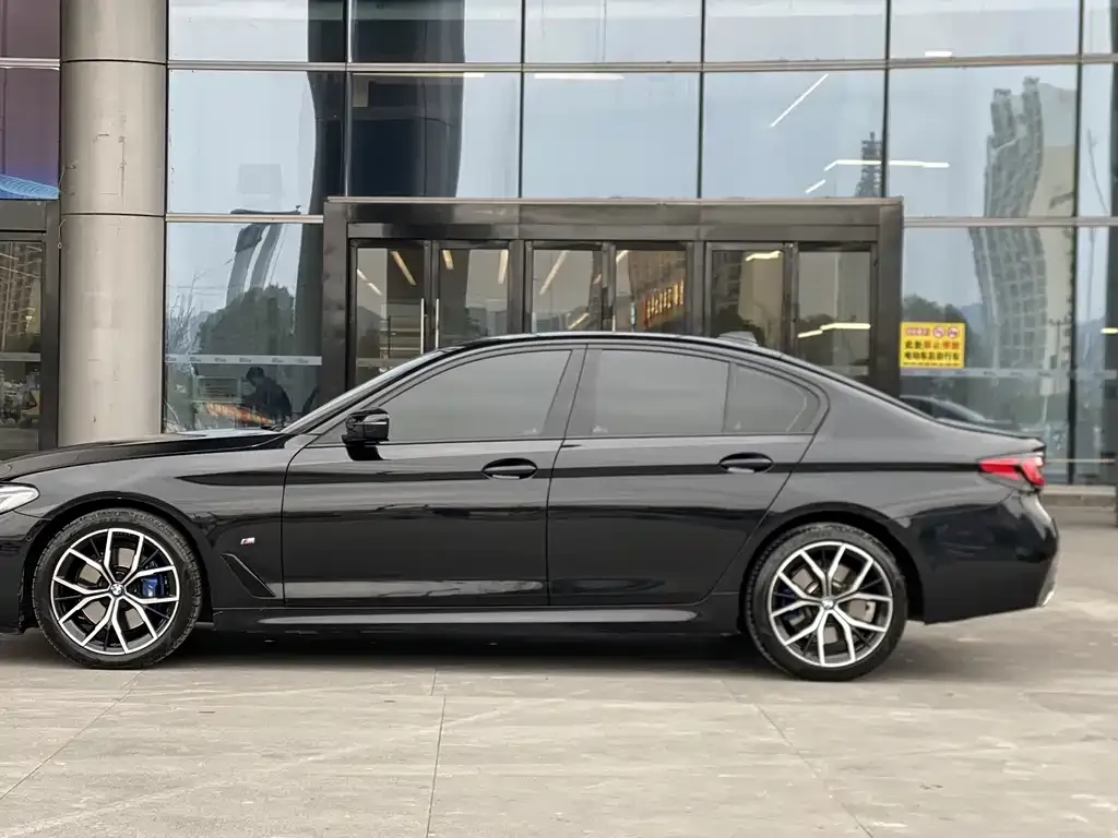 BMW 5 Series (Import) 2022 из CN, фото 5