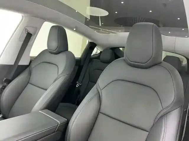 Tesla Model Y 2025 из CN, фото 9