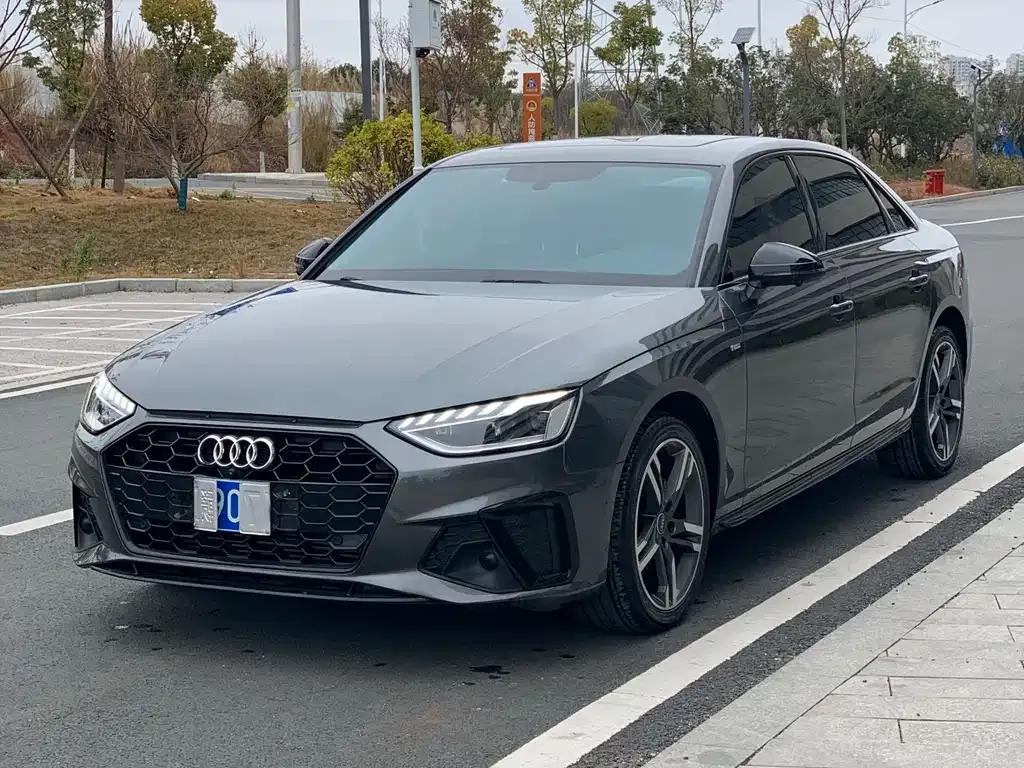 Audi A4L 2022 из CN, фото 1
