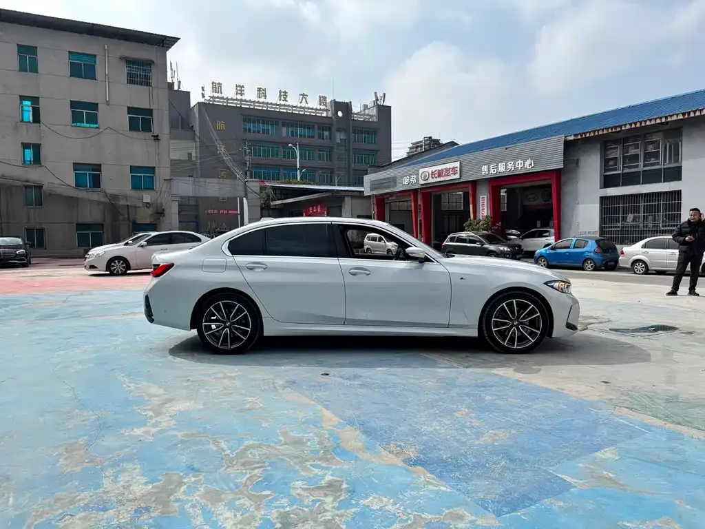 BMW 3 Series 2025 из CN, фото 9