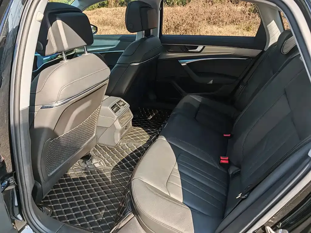 Audi A6L 2021 из CN, фото 8