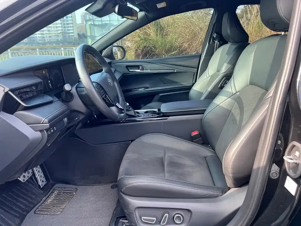 Toyota Camry 2024 из CN, фото 3