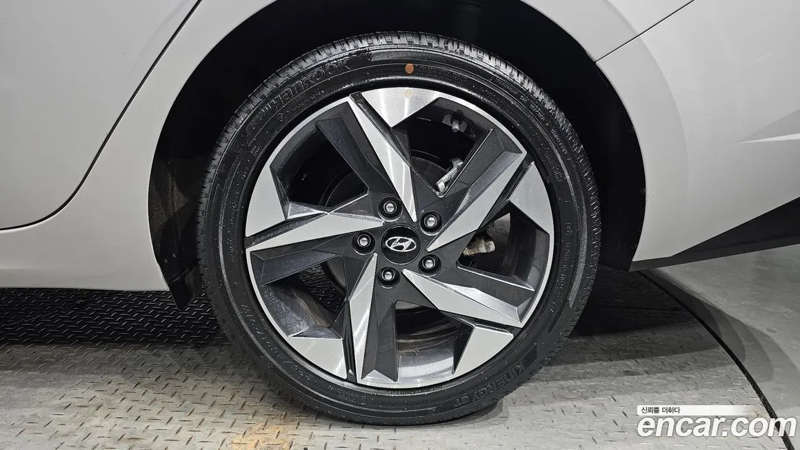 Hyundai AVANTE — фото 4