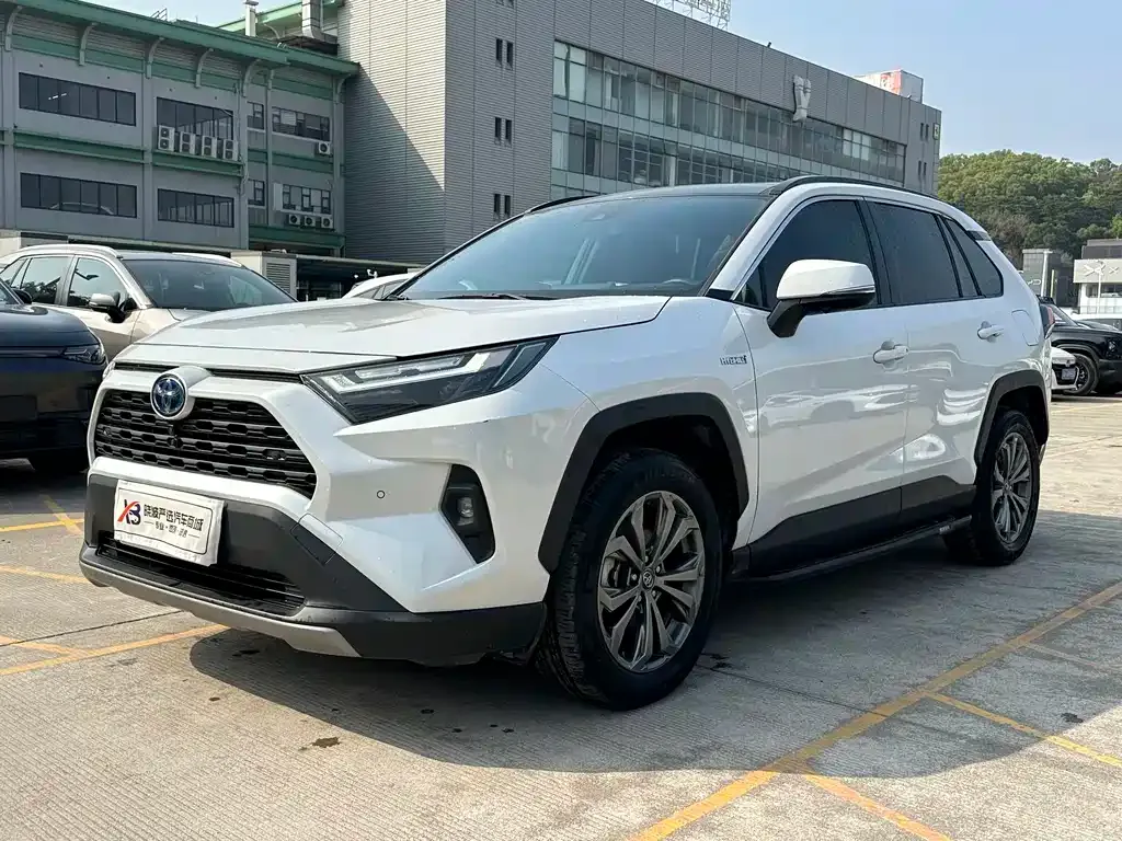 Toyota RAV4 — фото 9