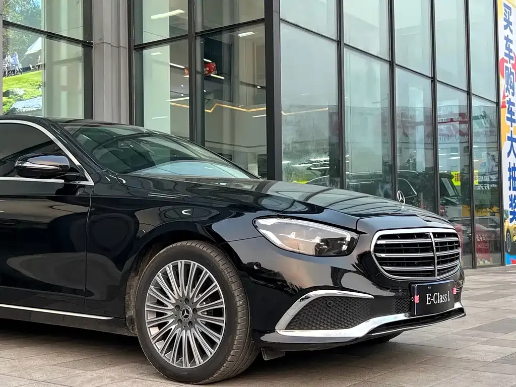 Mercedes-Benz E-Class — фото 3