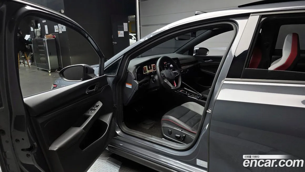 Volkswagen Golf 2024 из KR, фото 9