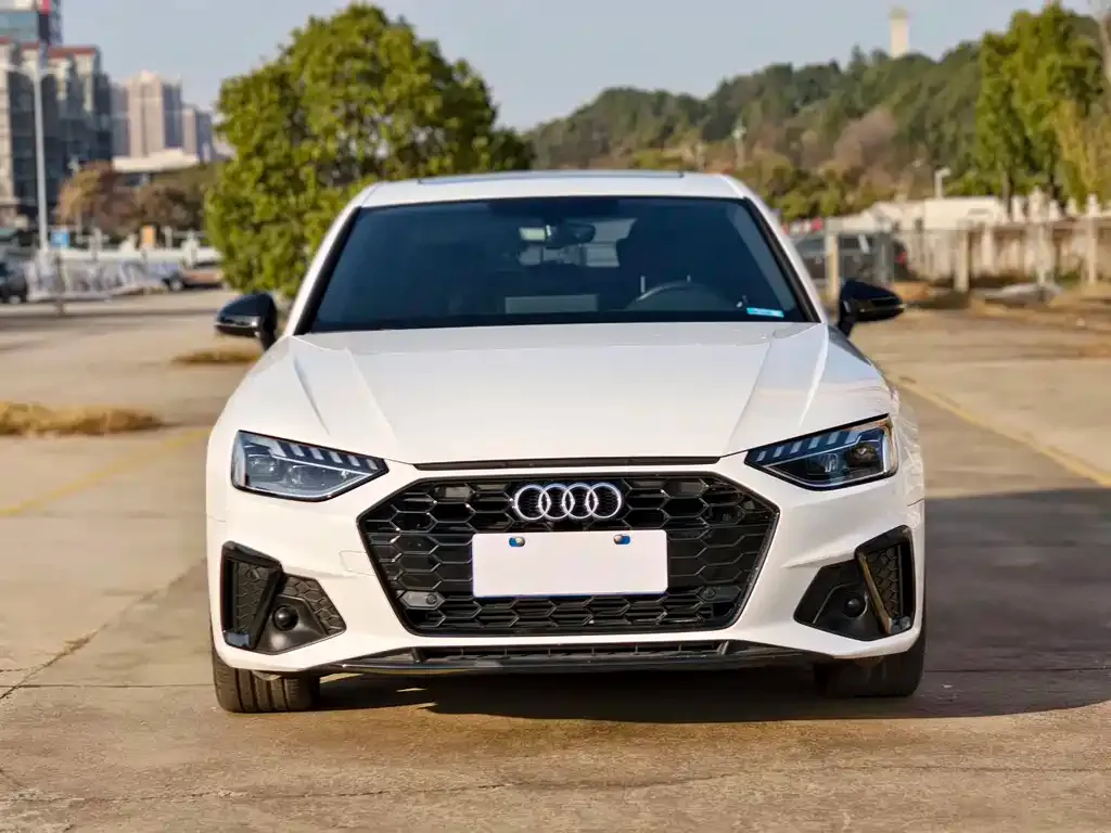 Audi A4L 2023 из CN, фото 6