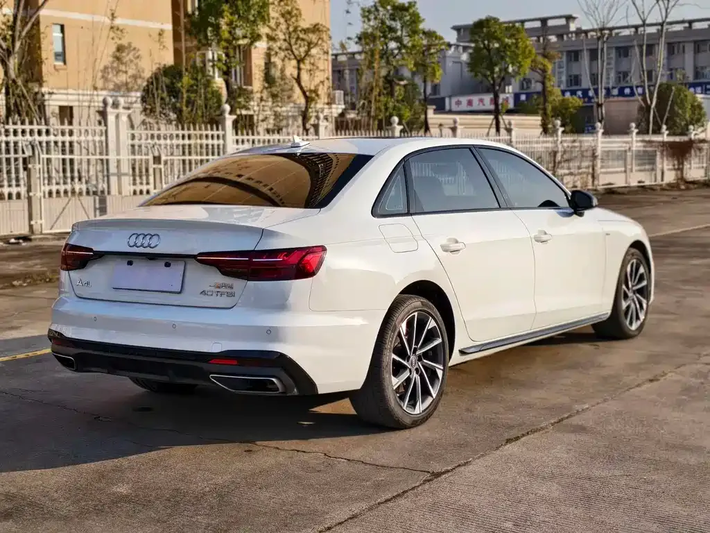 Audi A4L 2023 из CN, фото 8
