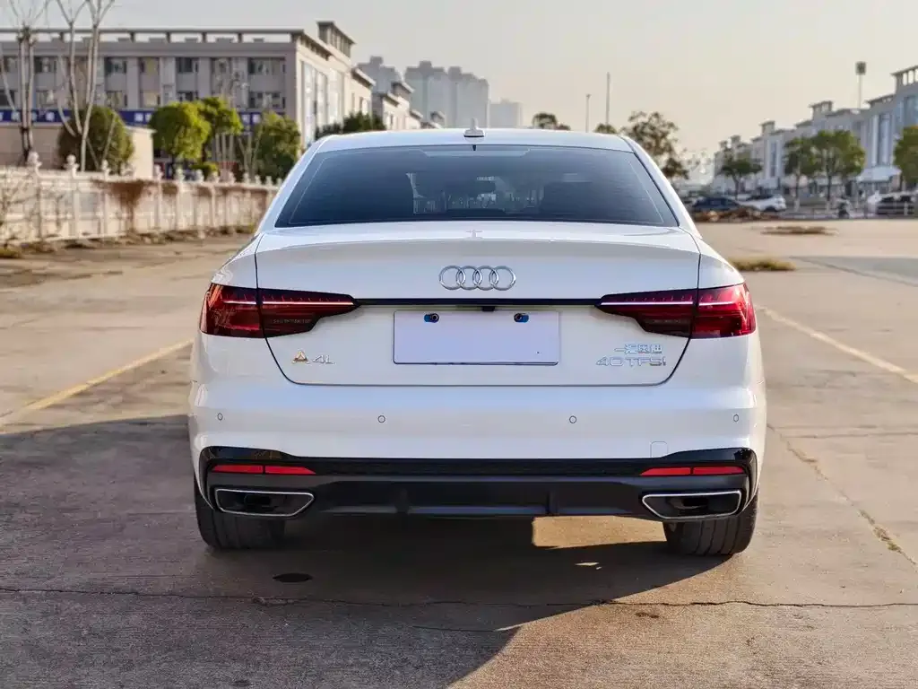 Audi A4L 2023 из CN, фото 7