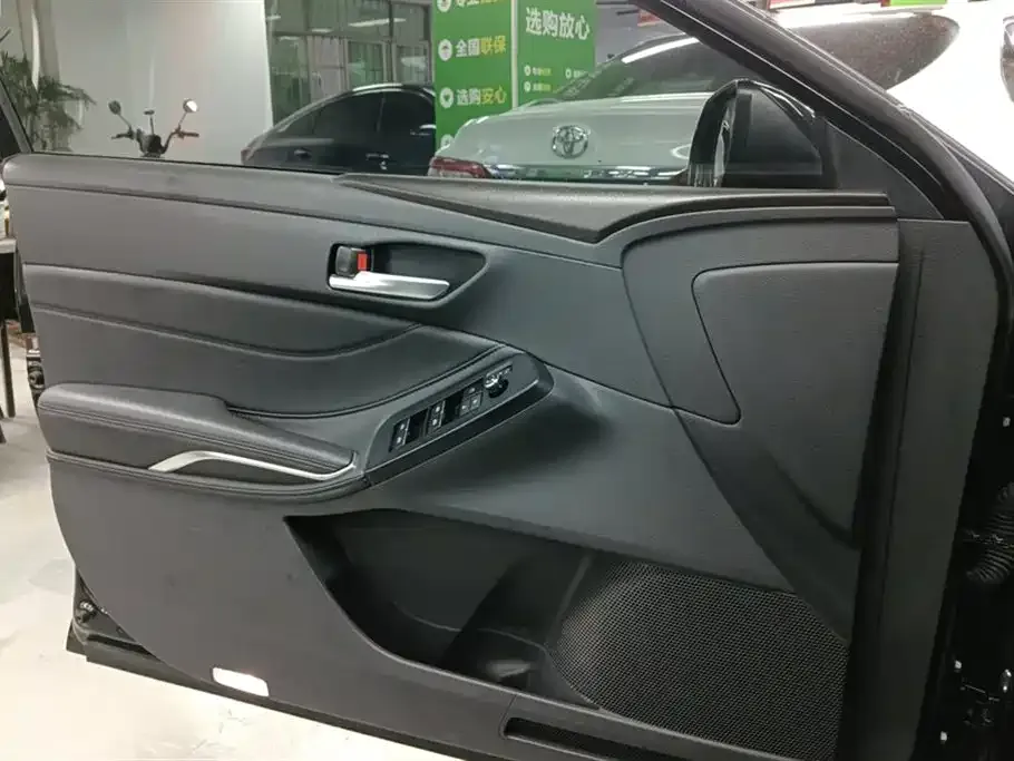 Toyota Avalon 2022 из CN, фото 2