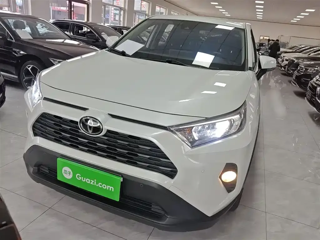 Toyota RAV4 2023 из CN, фото 9