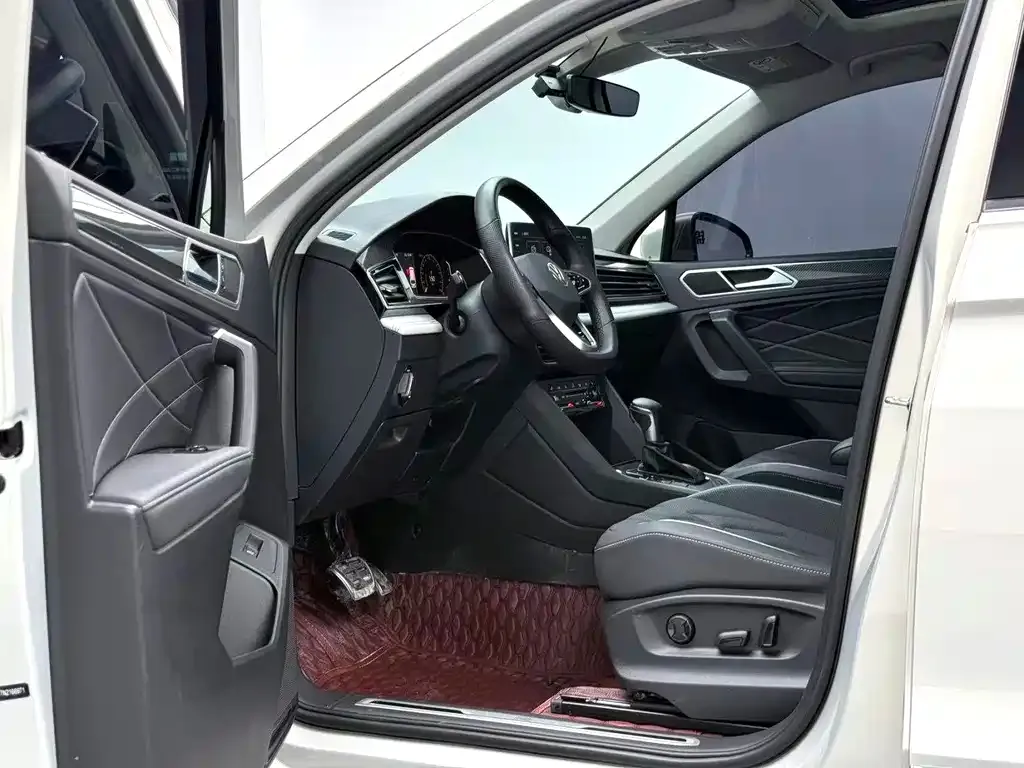 Volkswagen Tiguan L 2022 из CN, фото 3