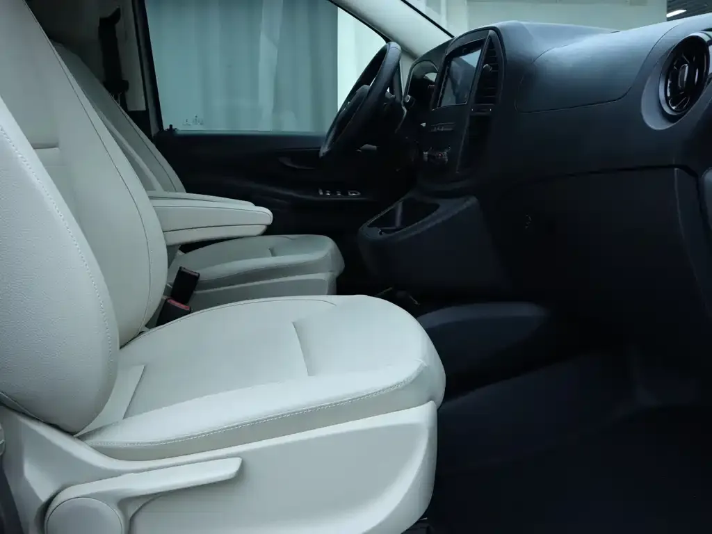 Mercedes-Benz Vito 2023 из CN, фото 4