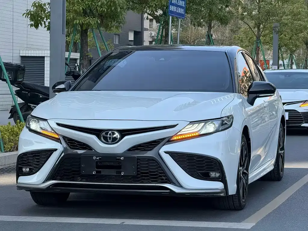 Toyota Camry 2024 из CN, фото 9