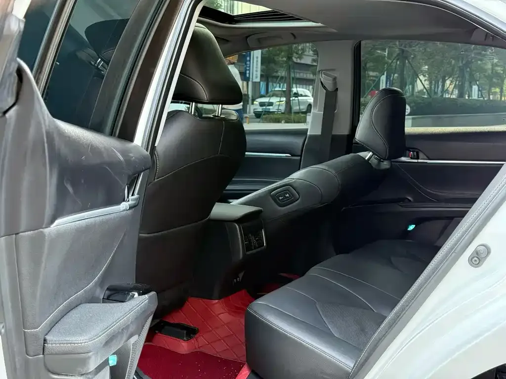 Toyota Camry 2024 из CN, фото 4