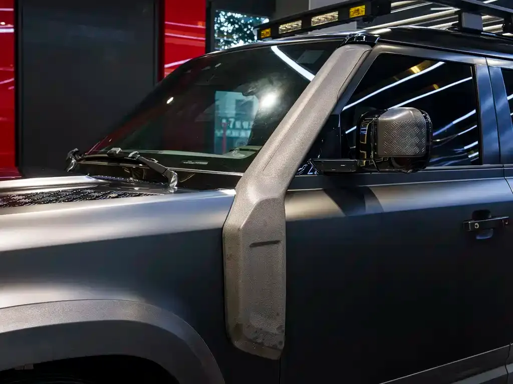 Land Rover Defender — фото 10