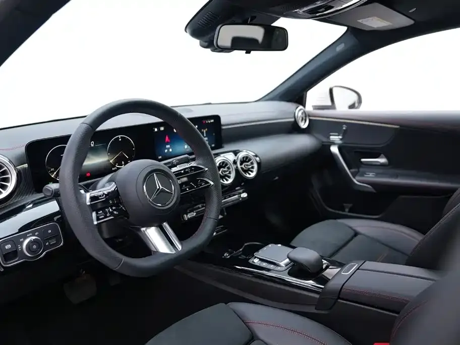 Mercedes-Benz A-Class 2023 из CN, фото 4