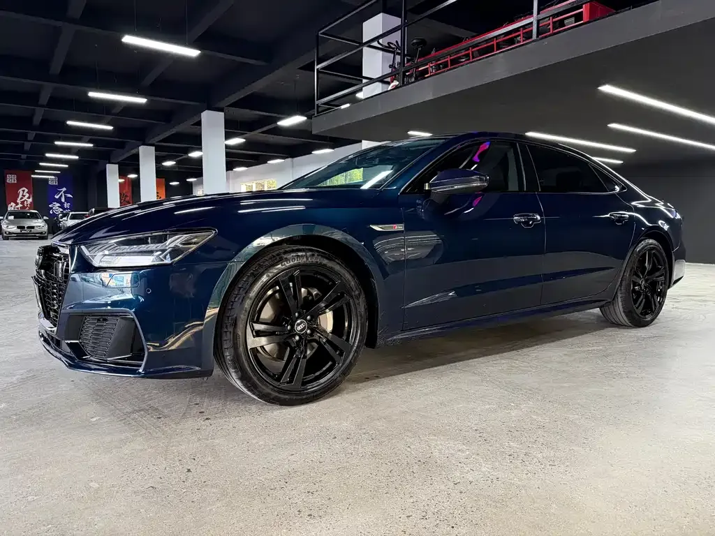 Audi A7L 2023 из CN, фото 1