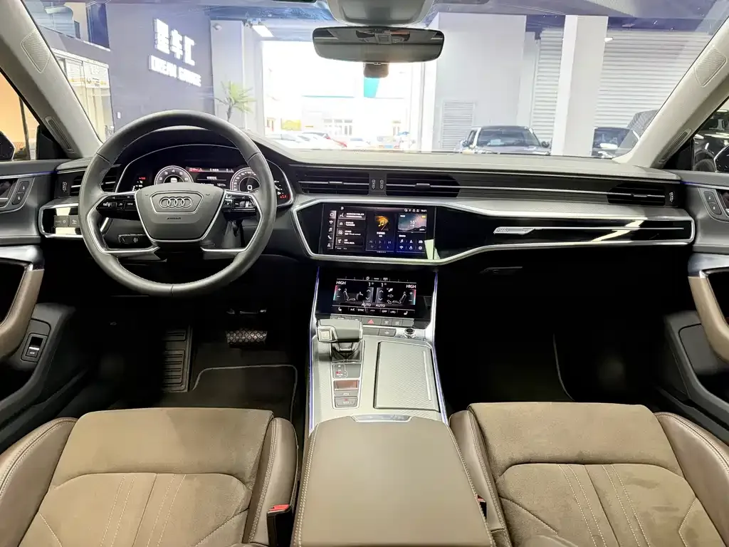Audi A7L 2023 из CN, фото 2