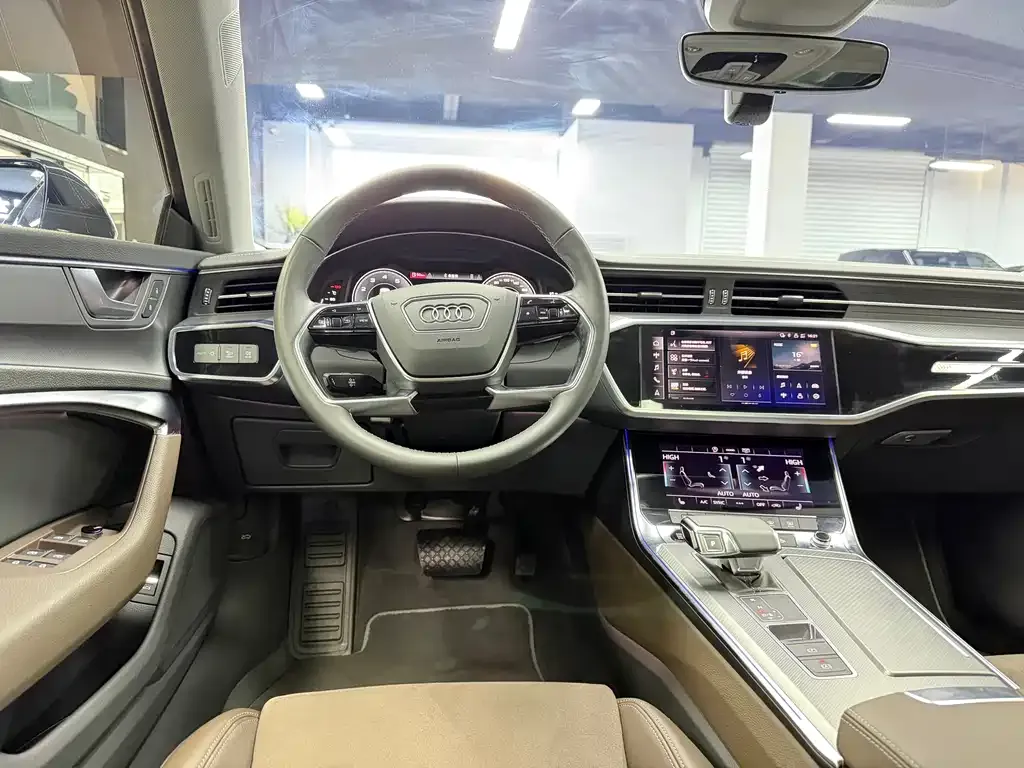Audi A7L 2023 из CN, фото 4
