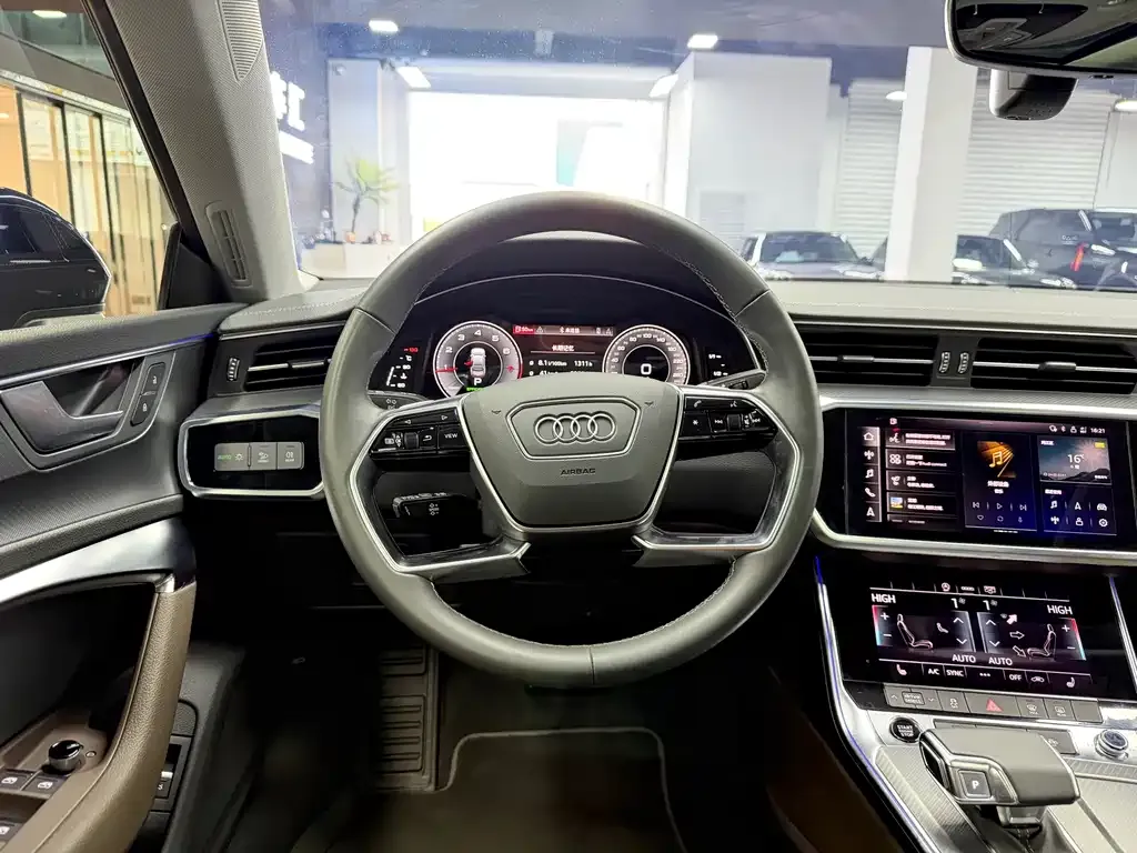 Audi A7L 2023 из CN, фото 7