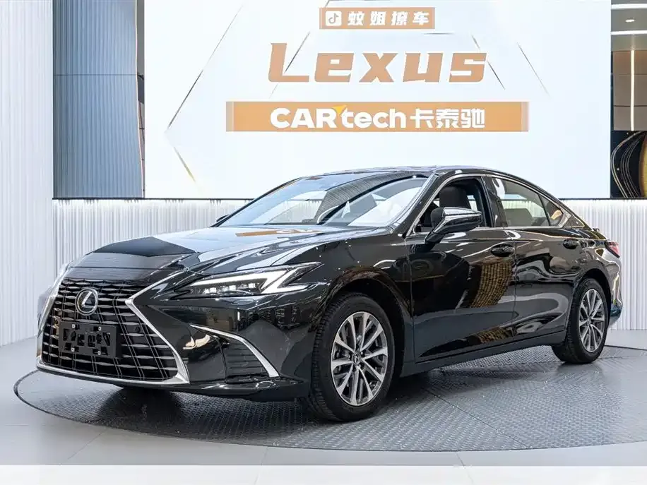 Lexus ES — фото 1