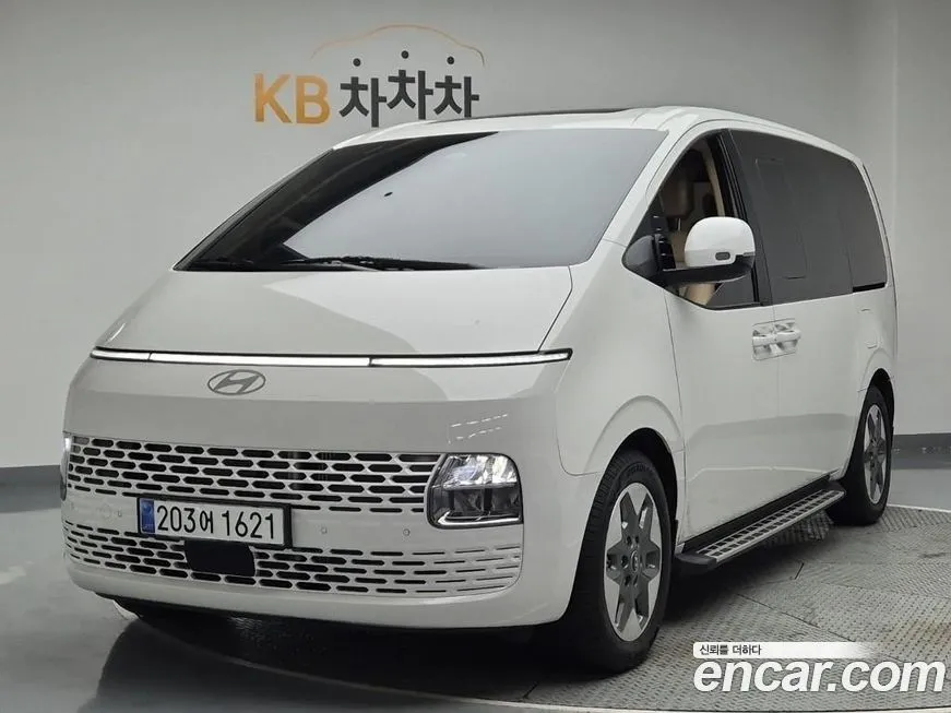 Hyundai Staria — фото 1