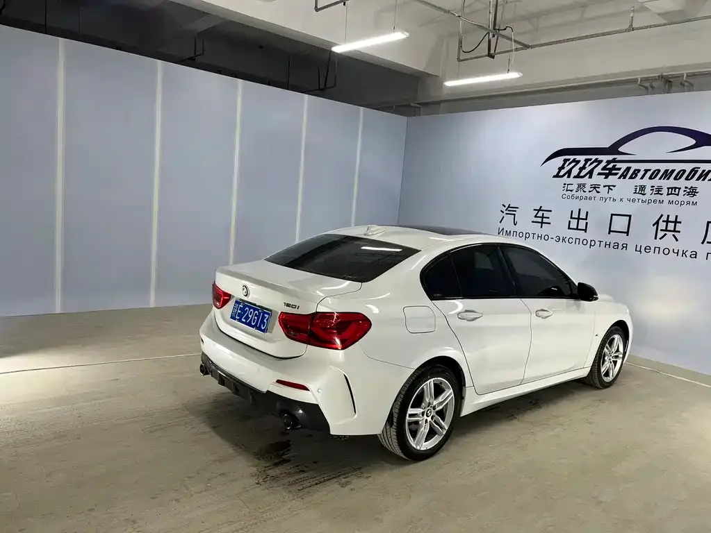 BMW 1 Series 2022 из CN, фото 4
