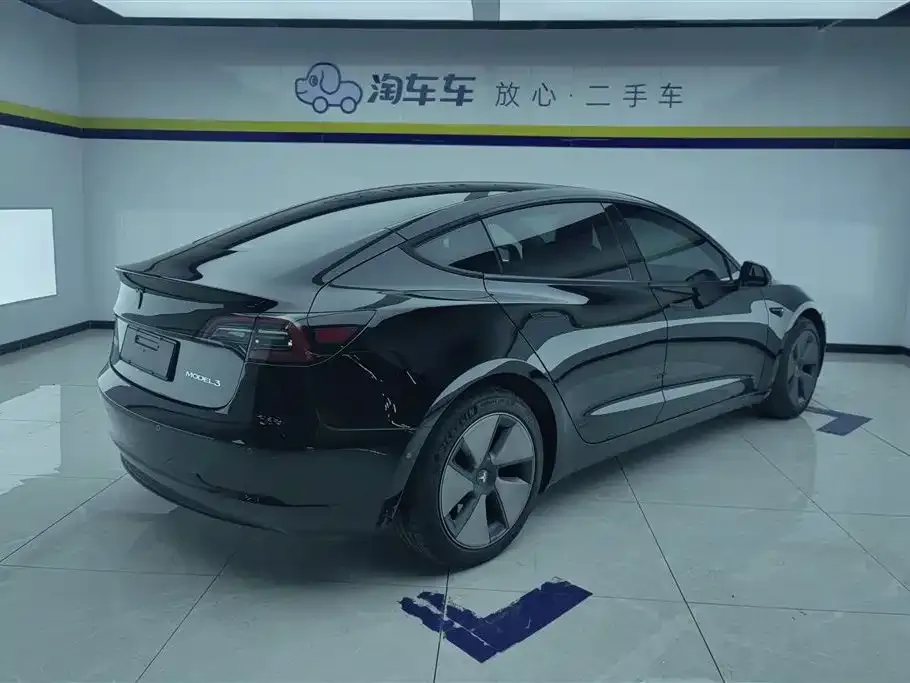 Tesla Model 3 — фото 6