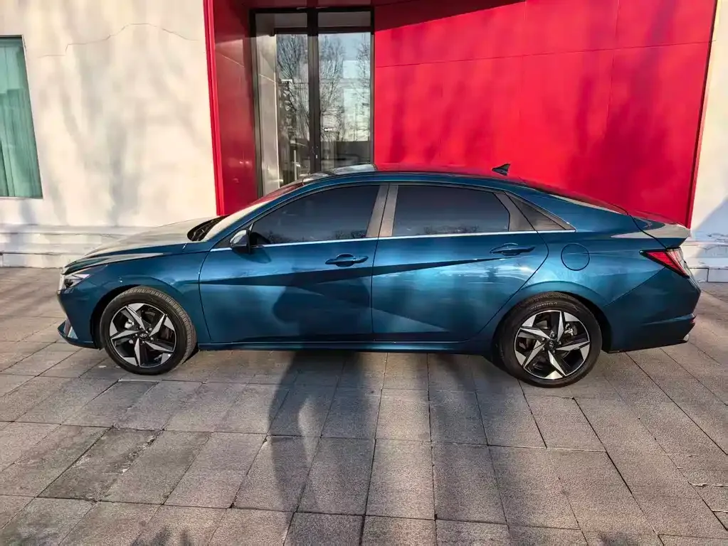 Hyundai Elantra — фото 6