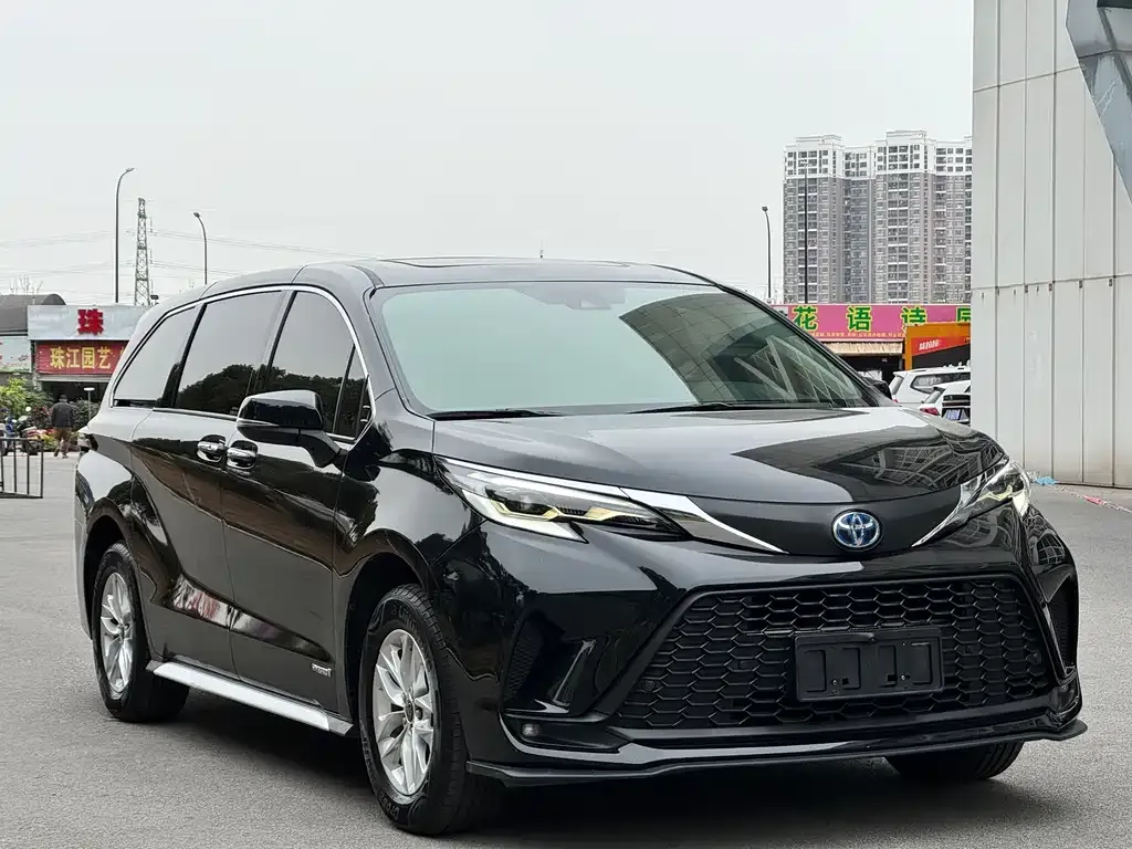 Toyota Granvia 2023 из CN, фото 6