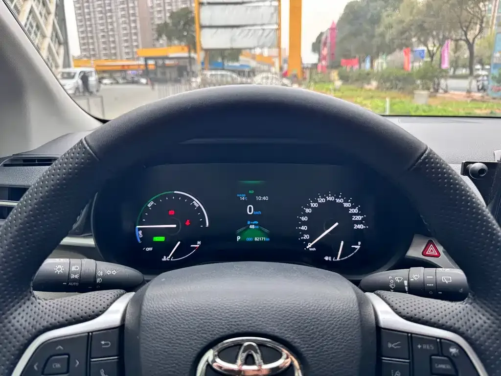 Toyota Granvia 2023 из CN, фото 7