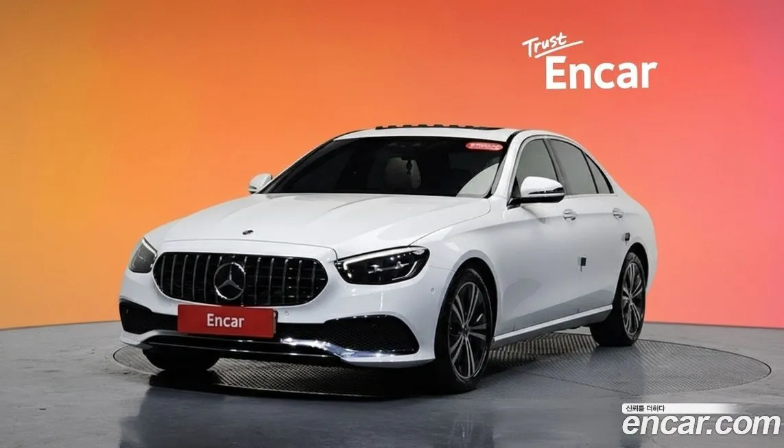 Mercedes-Benz E-Class — фото 1