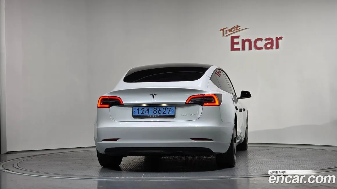 Tesla Model 3 — фото 5
