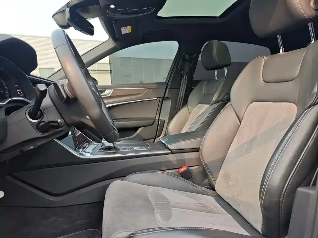 Audi A6L 2023 из CN, фото 4