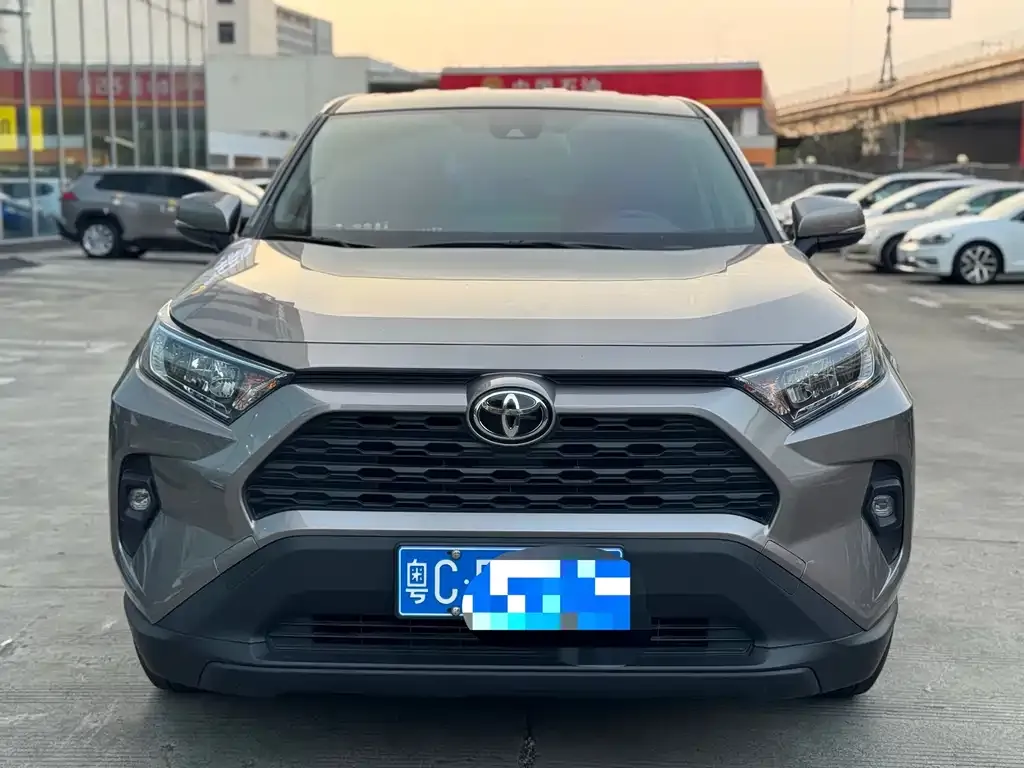 Toyota RAV4 2024 из CN, фото 4