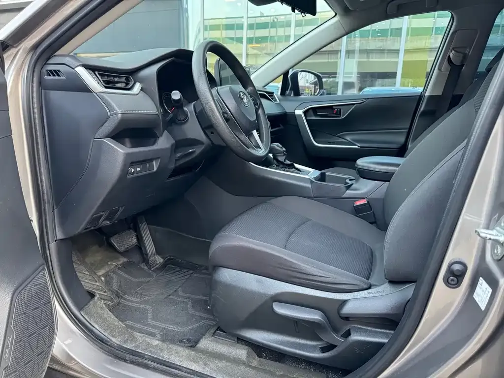 Toyota RAV4 2024 из CN, фото 9
