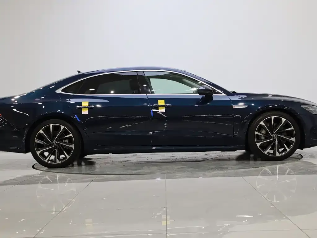 Audi A7L 2021 из CN, фото 4