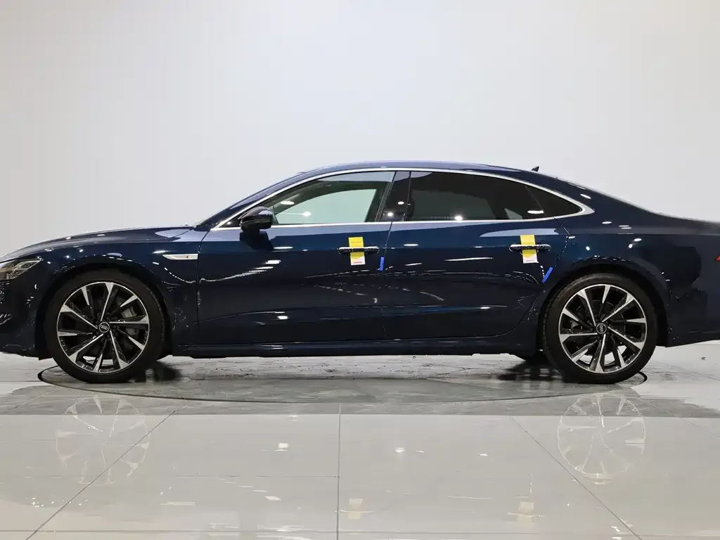 Audi A7L 2021 из CN, фото 3