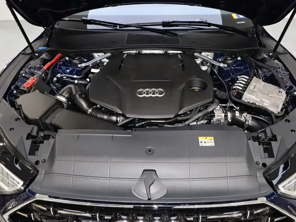 Audi A7L 2021 из CN, фото 8