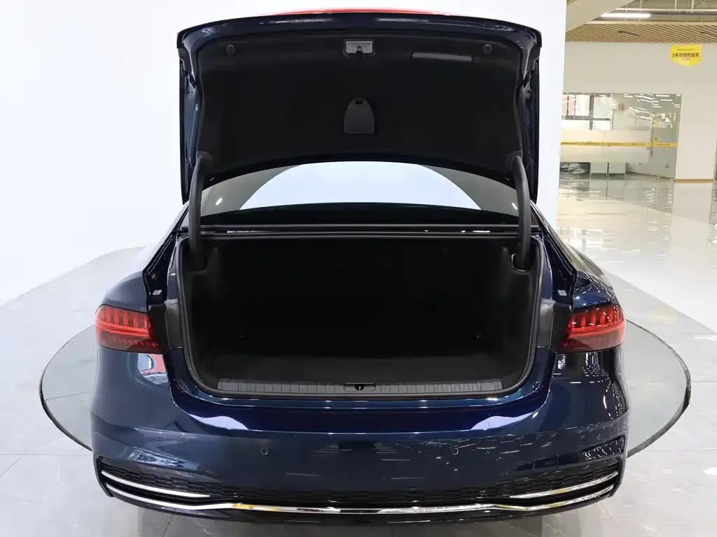 Audi A7L 2021 из CN, фото 7