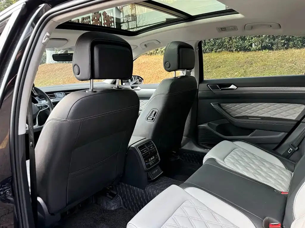 Volkswagen Magotan 2023 из CN, фото 6