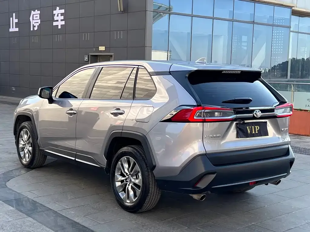 Toyota Wildlander 2023 из CN, фото 7