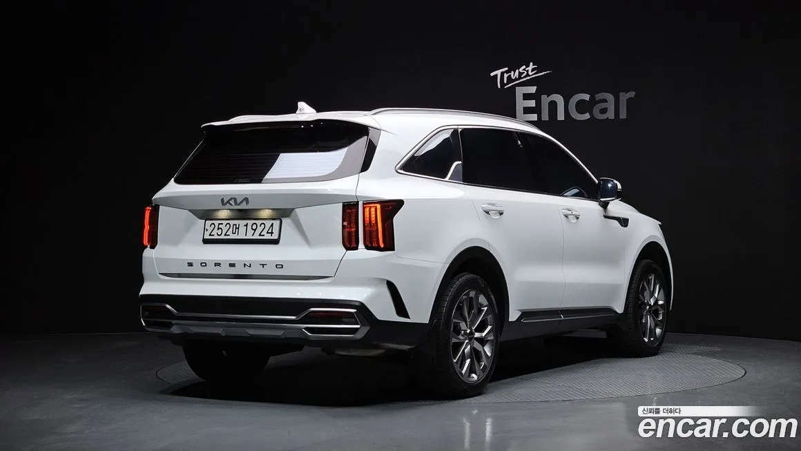 Kia Sorento — фото 7