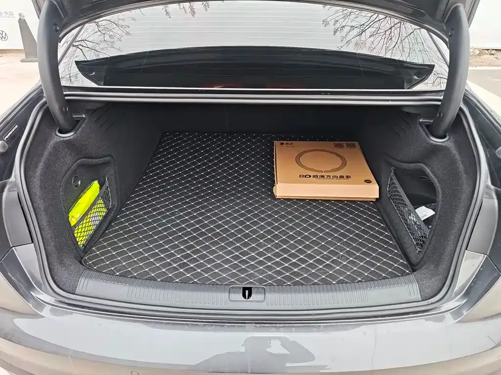 Audi A4L 2025 из CN, фото 8