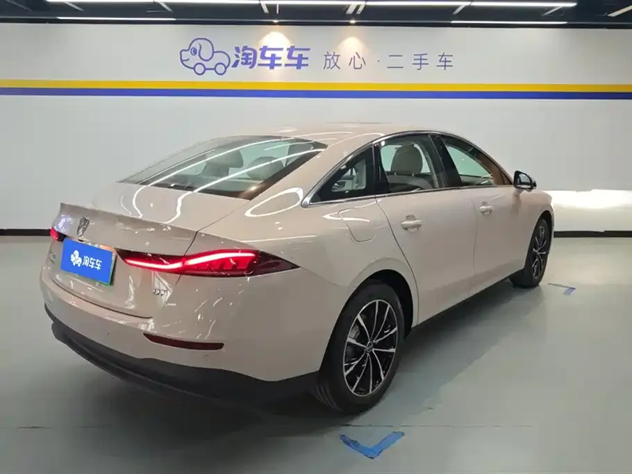 Roewe D7 2026 из CN, фото 9
