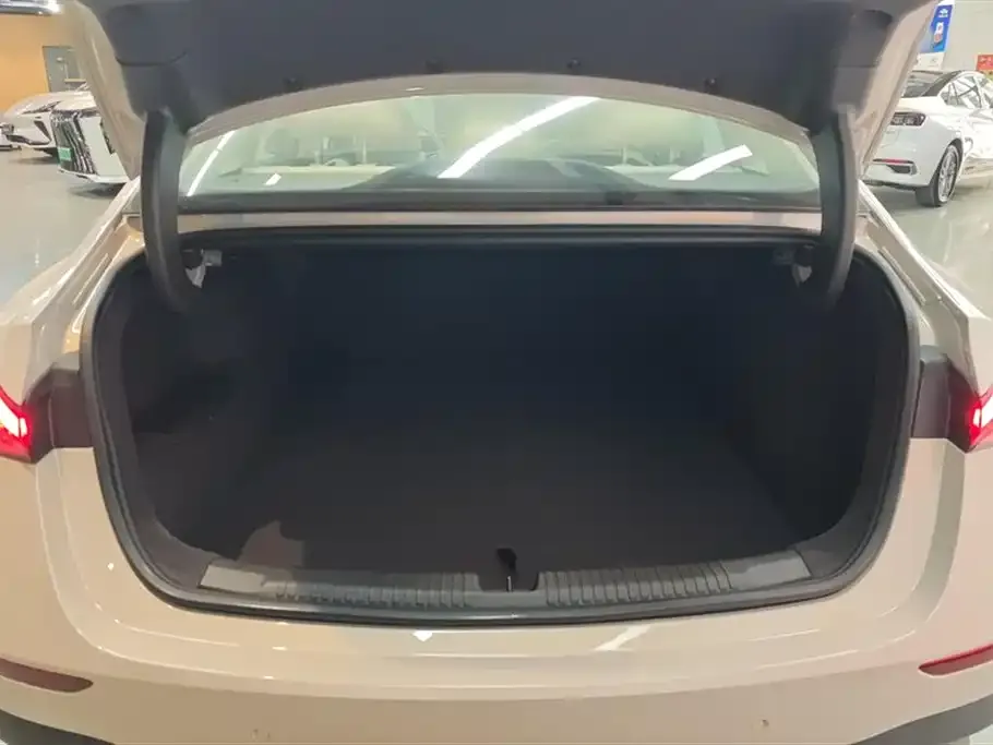 Roewe D7 2026 из CN, фото 3