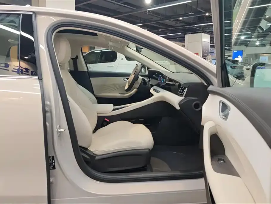 Roewe D7 2026 из CN, фото 5