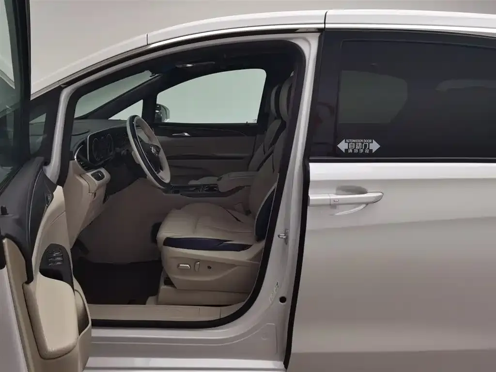 Buick GL8 2021 из CN, фото 6